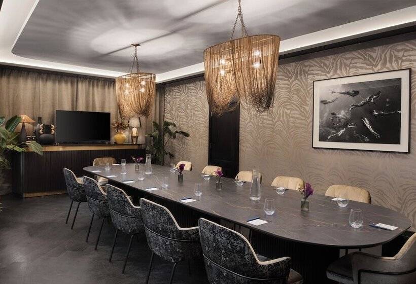 Отель Amano Covent Garden