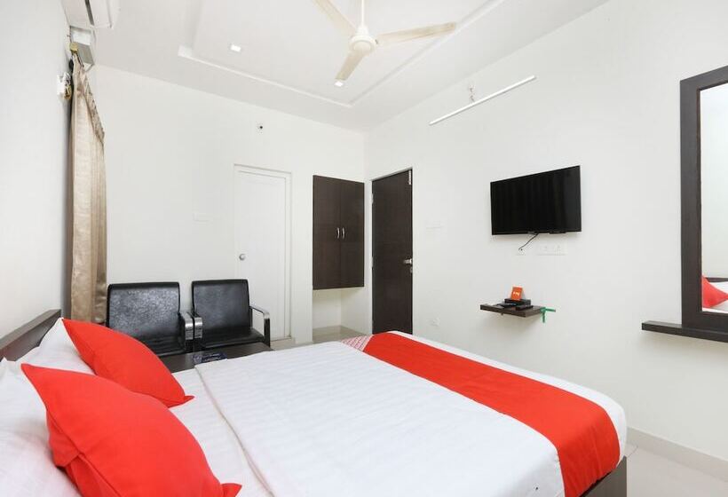 ホテル Bhimas Residency