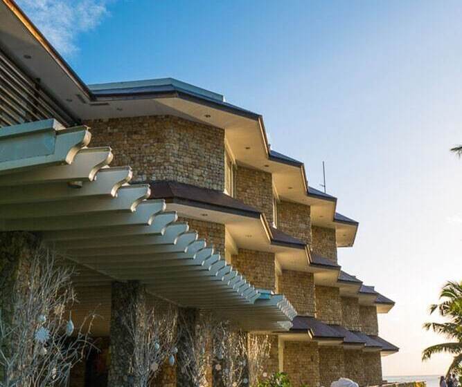 هتل Caluwayan Palm Island Resort