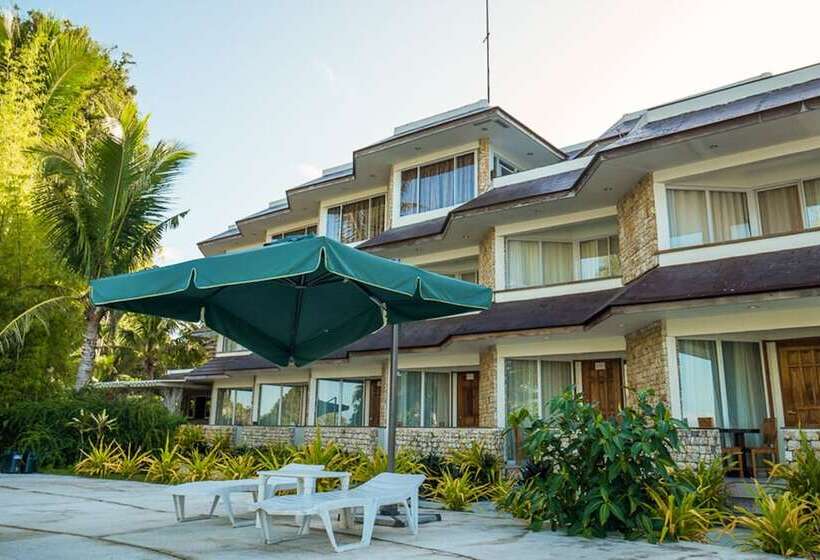 هتل Caluwayan Palm Island Resort