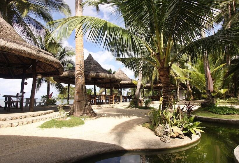 هتل Caluwayan Palm Island Resort