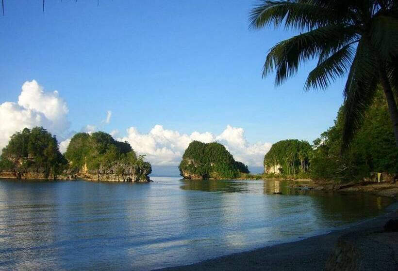 هتل Caluwayan Palm Island Resort