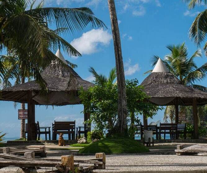 هتل Caluwayan Palm Island Resort