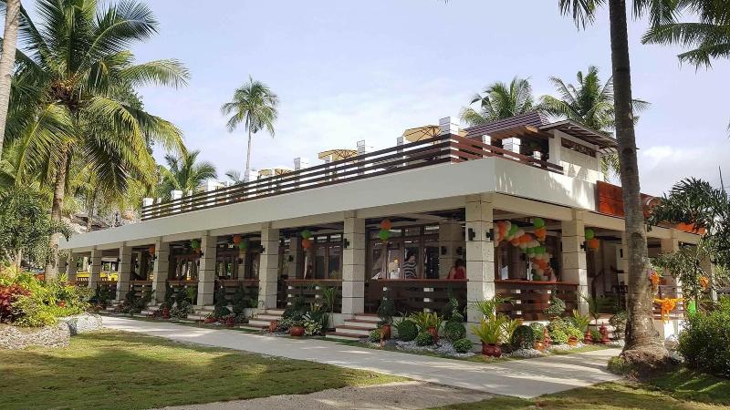 فندق Caluwayan Palm Island Resort