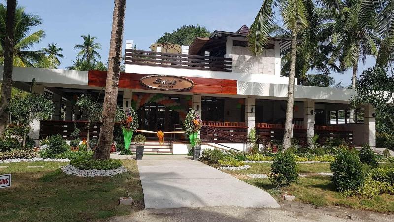 فندق Caluwayan Palm Island Resort