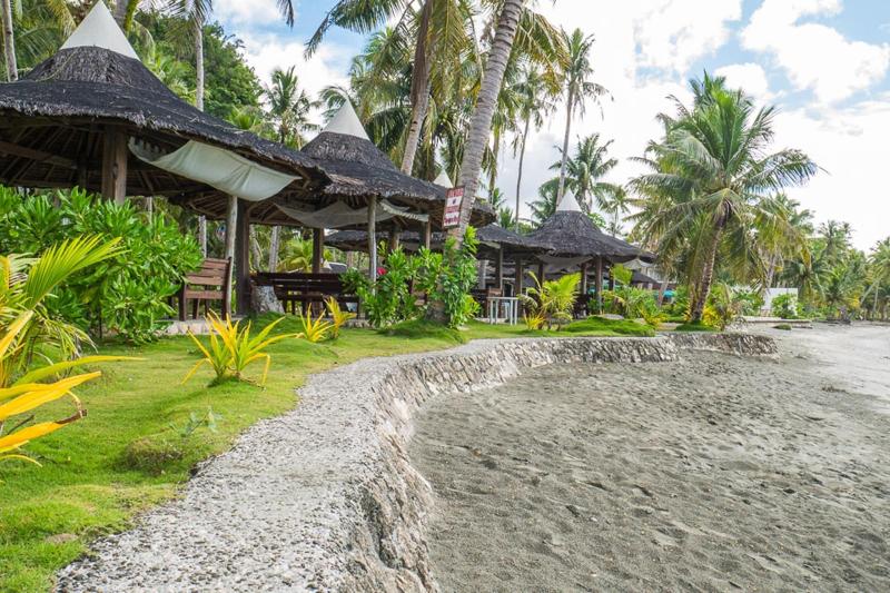 هتل Caluwayan Palm Island Resort