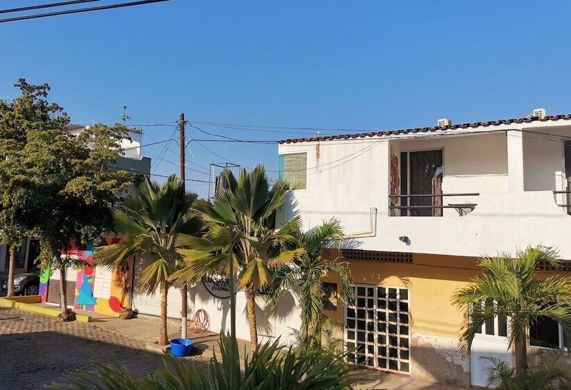 هتل Cannacare By Oyo Rooms