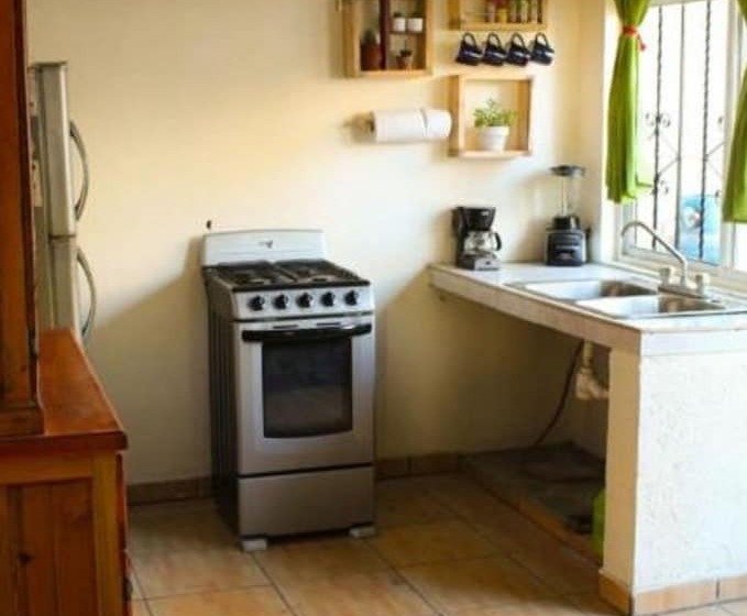 هتل Cannacare By Oyo Rooms