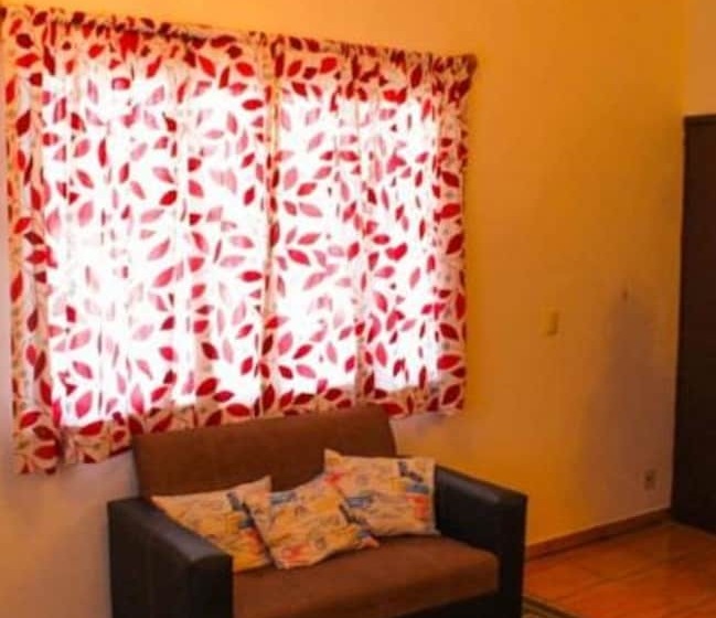 هتل Cannacare By Oyo Rooms