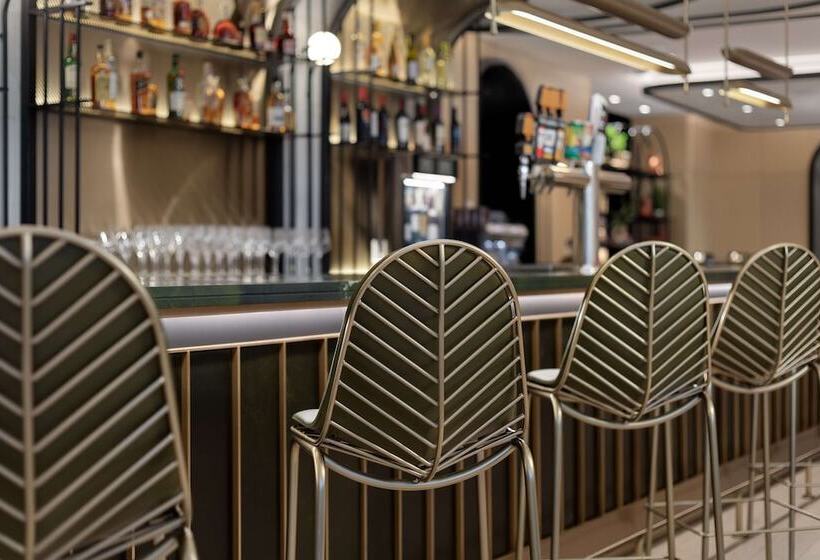 فندق Canopy By Hilton Toronto Yorkville