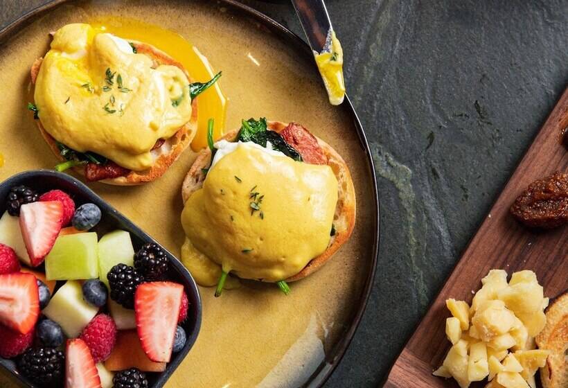 فندق Canopy By Hilton Toronto Yorkville