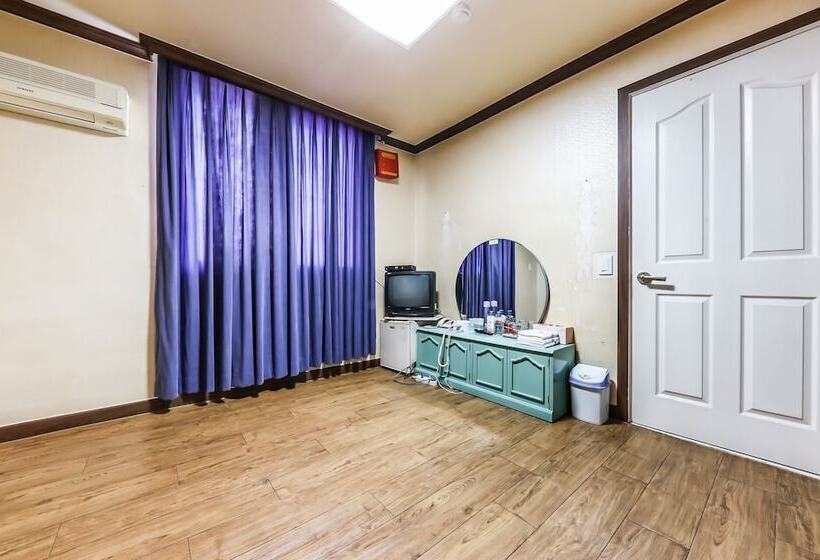 호텔 Chungju Goungjeon