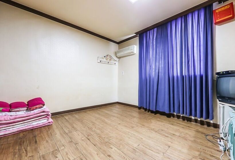 호텔 Chungju Goungjeon