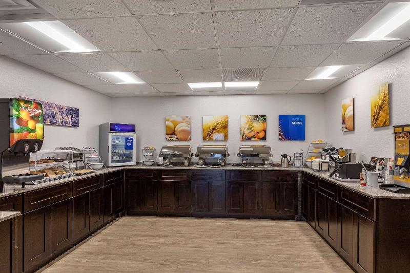 فندق Comfort Inn & Suites Bennett