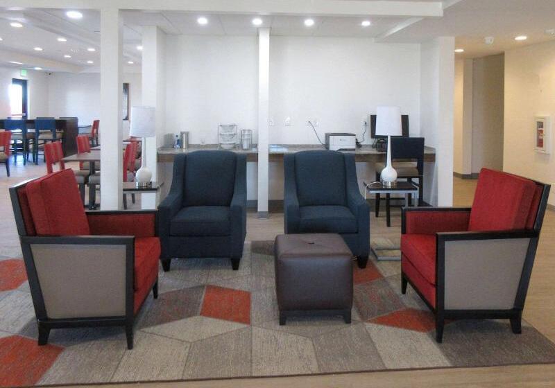 فندق Comfort Inn & Suites Bennett