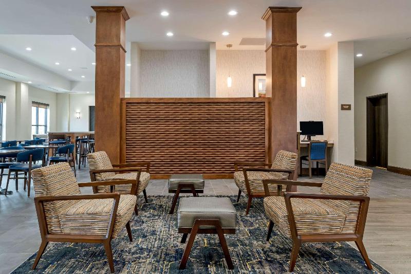 בית מלון כפרי Comfort Suites