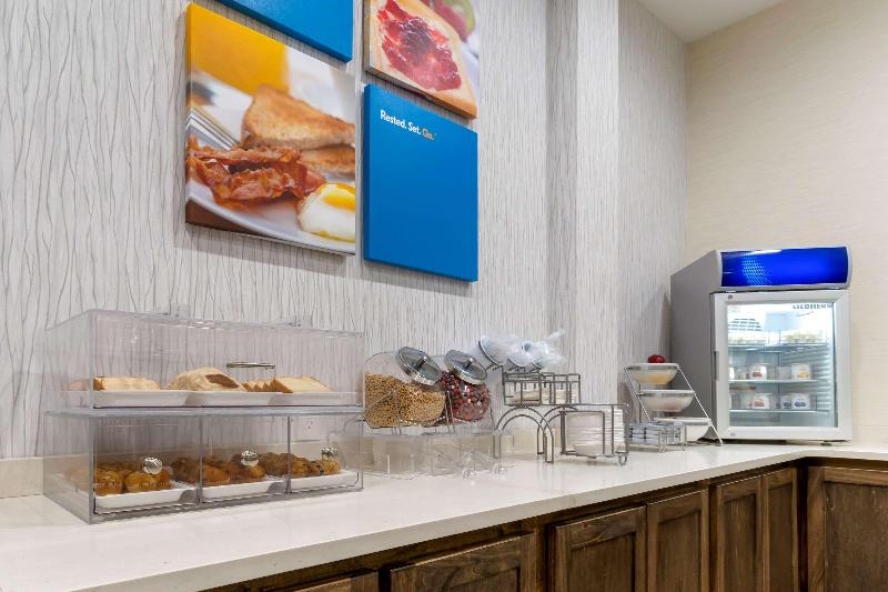 בית מלון כפרי Comfort Suites