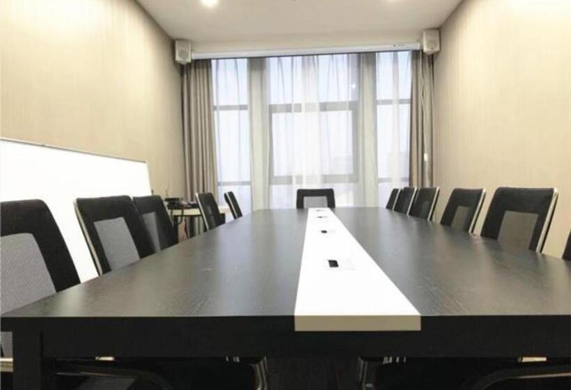 Echarm Hotel Jingzhou Olympic Sports Center