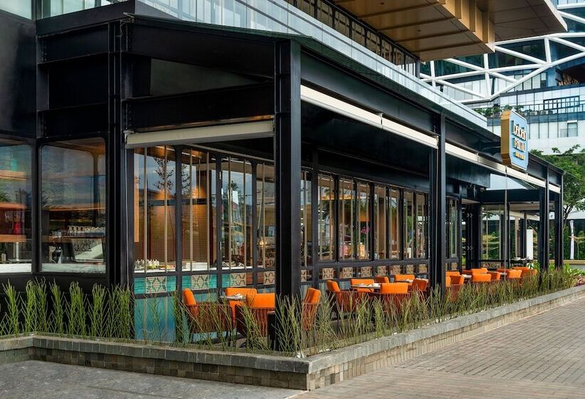 هتل Episode Gading Serpong