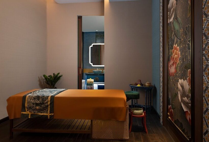 Отель Episode Gading Serpong