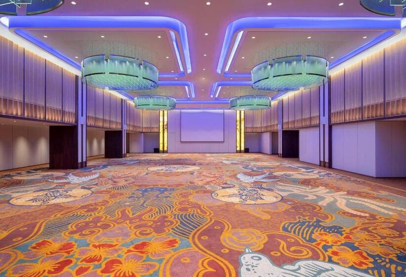 هتل Episode Gading Serpong