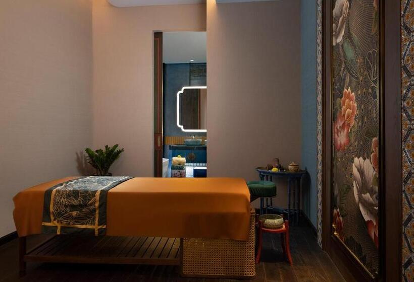 هتل Episode Gading Serpong