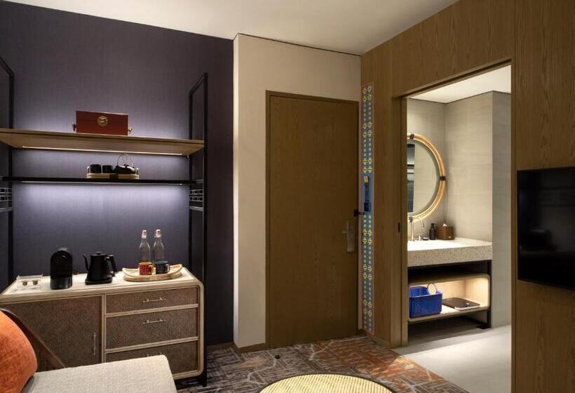 Отель Episode Gading Serpong