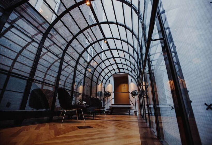 Hypernym Hotel & Suites