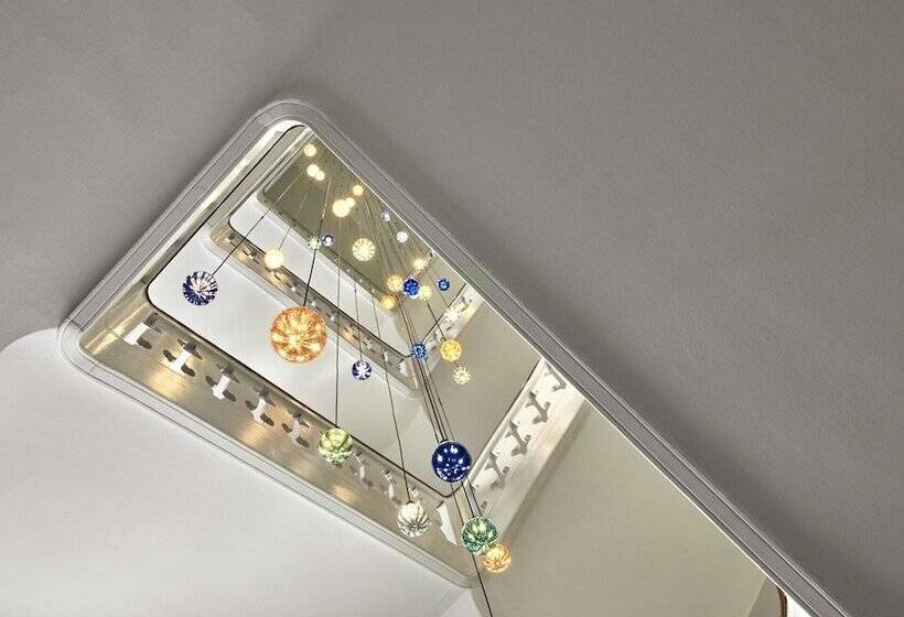 Hypernym Hotel & Suites