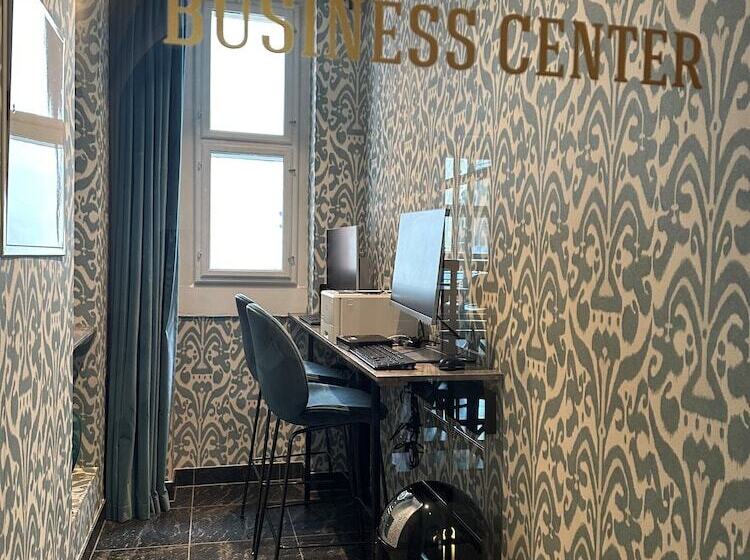 Hypernym Hotel & Suites