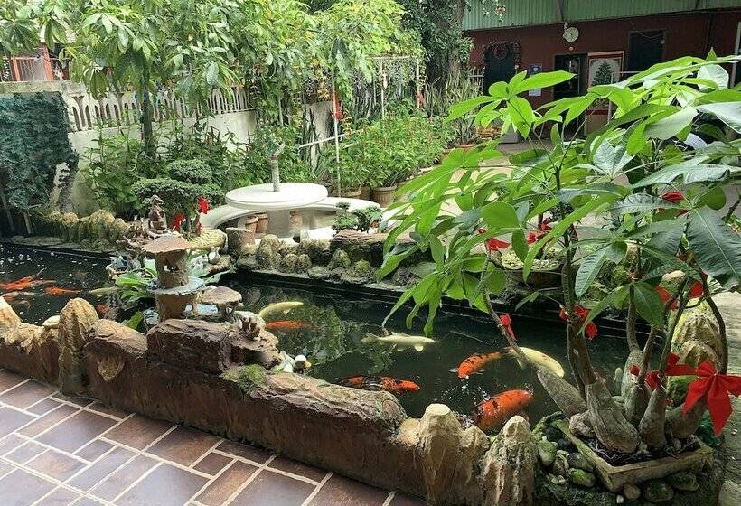 هتل First Baby Bytes Guest House