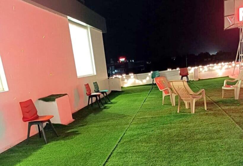 בית מלון כפרי Fun Regency