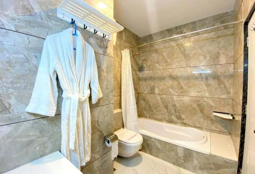 בית מלון כפרי Fun Regency