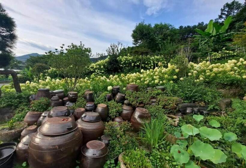 Отель Gokseong Riverside Sketch Pension