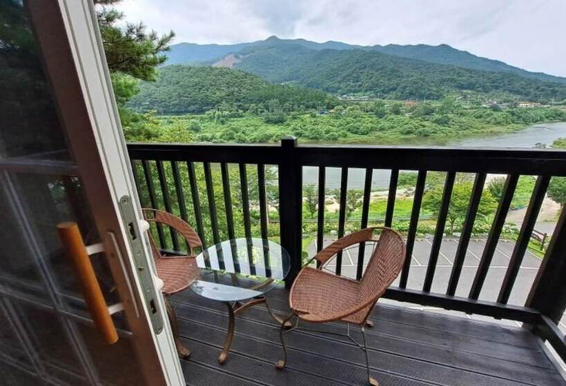 Отель Gokseong Riverside Sketch Pension