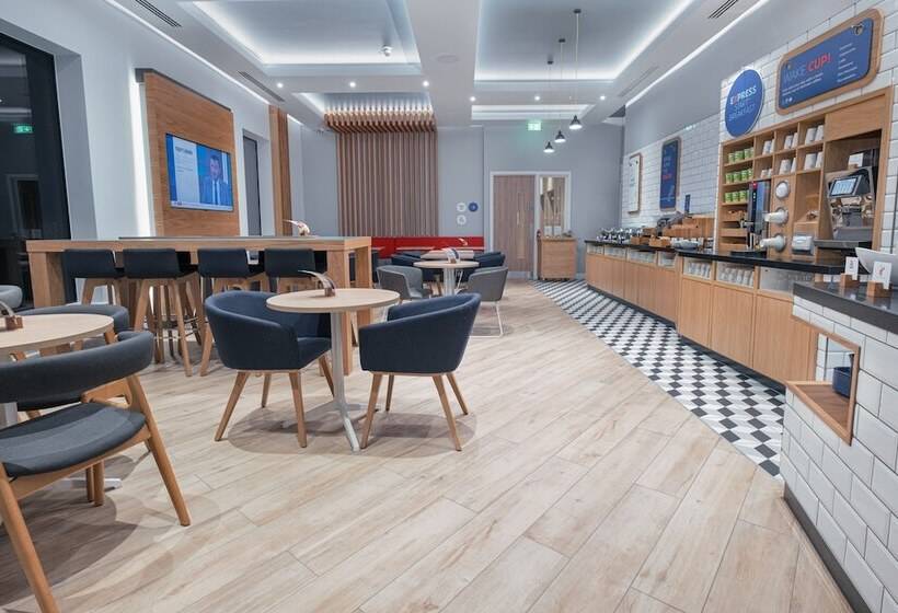 فندق Holiday Inn Express Fleet By Ihg