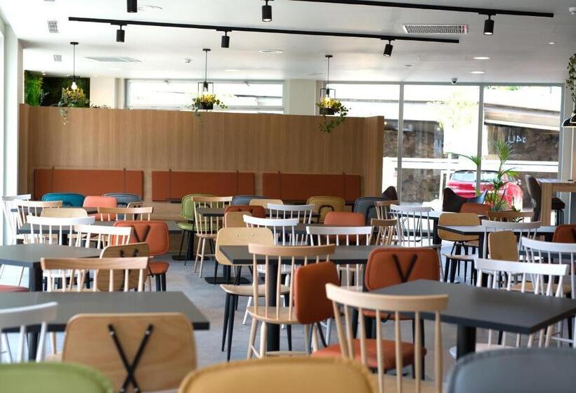 ホテル ibis Styles Santander