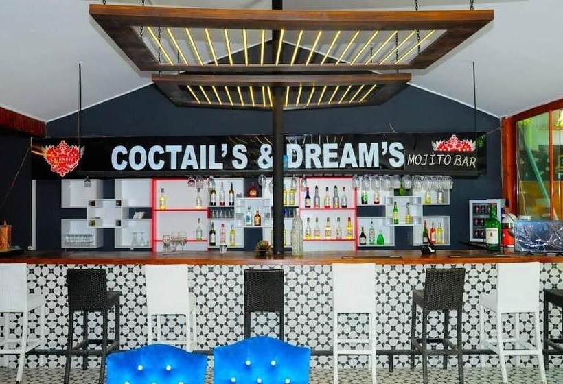 בית מלון כפרי Kemer Port