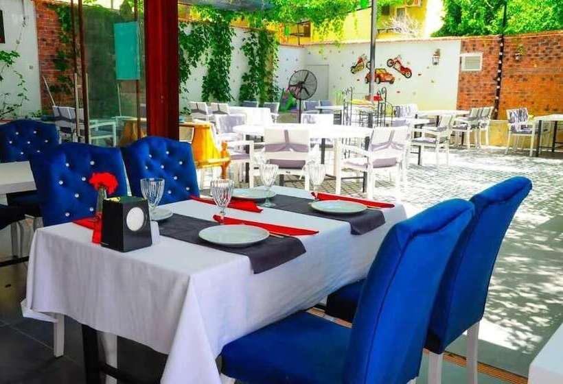 בית מלון כפרי Kemer Port