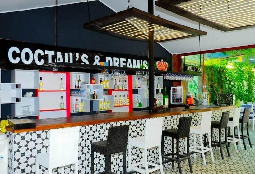 בית מלון כפרי Kemer Port