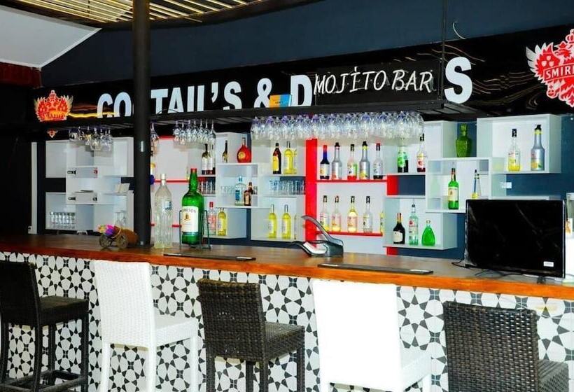 בית מלון כפרי Kemer Port