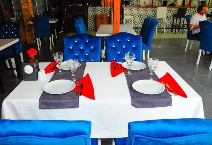 בית מלון כפרי Kemer Port