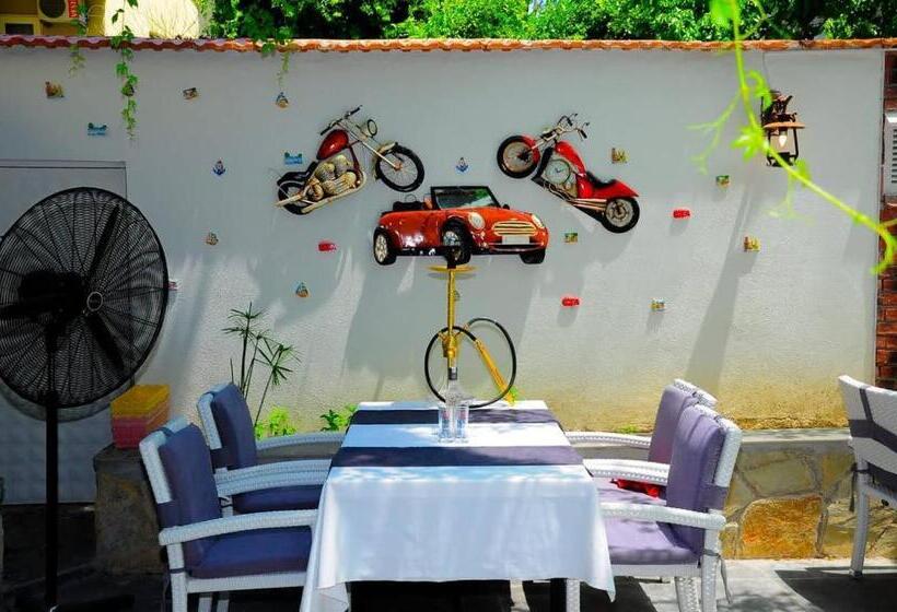 בית מלון כפרי Kemer Port