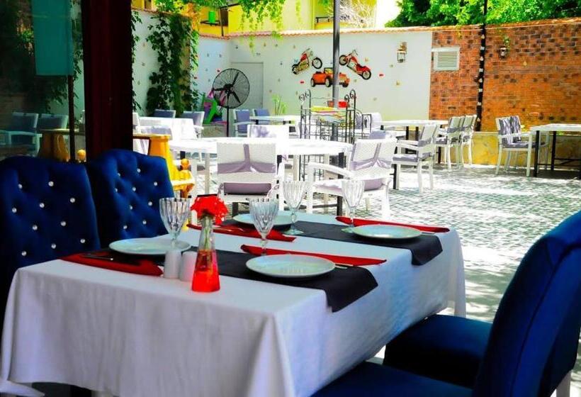 בית מלון כפרי Kemer Port