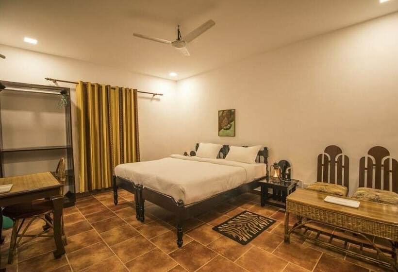 Отель Krishna Jungle Resort