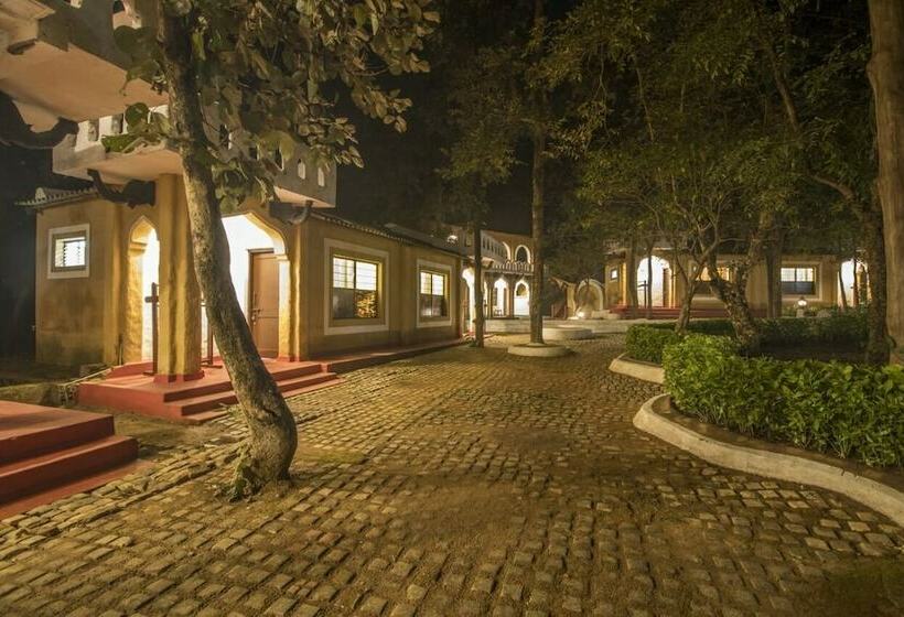 Отель Krishna Jungle Resort