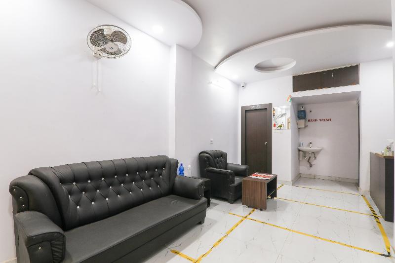 酒店 Navya Grand By Oyo Rooms