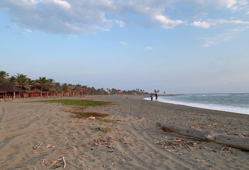 فندق Nexpa Surf Cabañas Mar De Noche