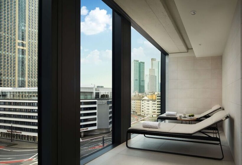 فندق NH Collection Frankfurt Spin Tower