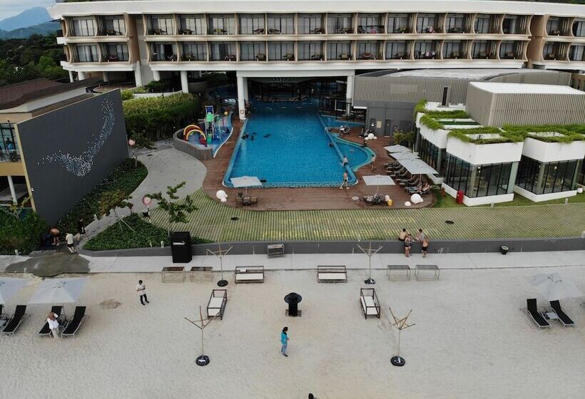 Parkroyal Langkawi Resort